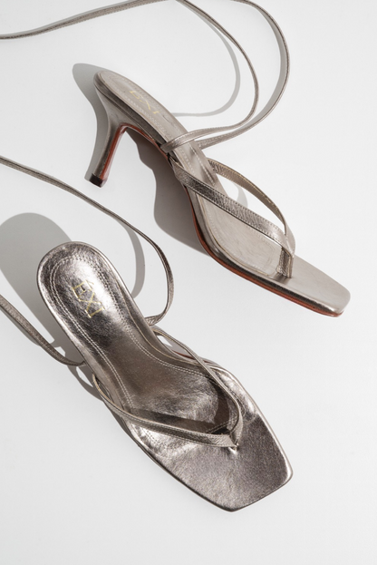 DIANA LACEUP SILVER