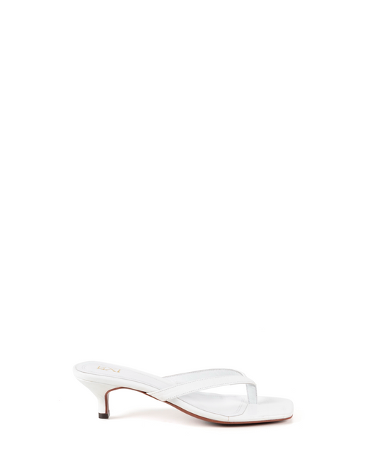 ILIA THONG WHITE