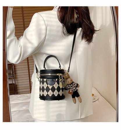 Fiorelle Women‘s Artisan Quilted Crossbody Bag Vintage Bunny Charm Bucket Tote