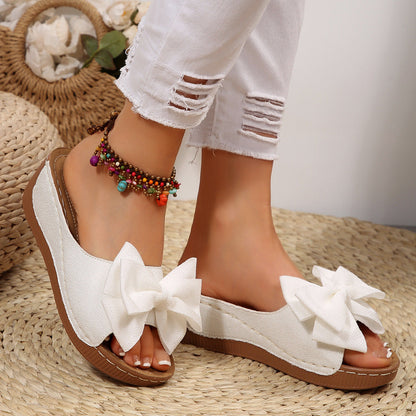 Fiorelle Women’s Liora Bow Flower Platform Wedge Slide Sandals – Peep-Toe Wide Strap Summer Slides (US 5–10.5)