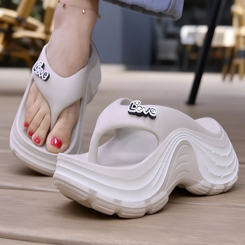 Fiorelle Women’s Mavira Love Letter Platform Flip Flops – Non-Slip Thick Sole Beach Sandals (US 4–8.5)