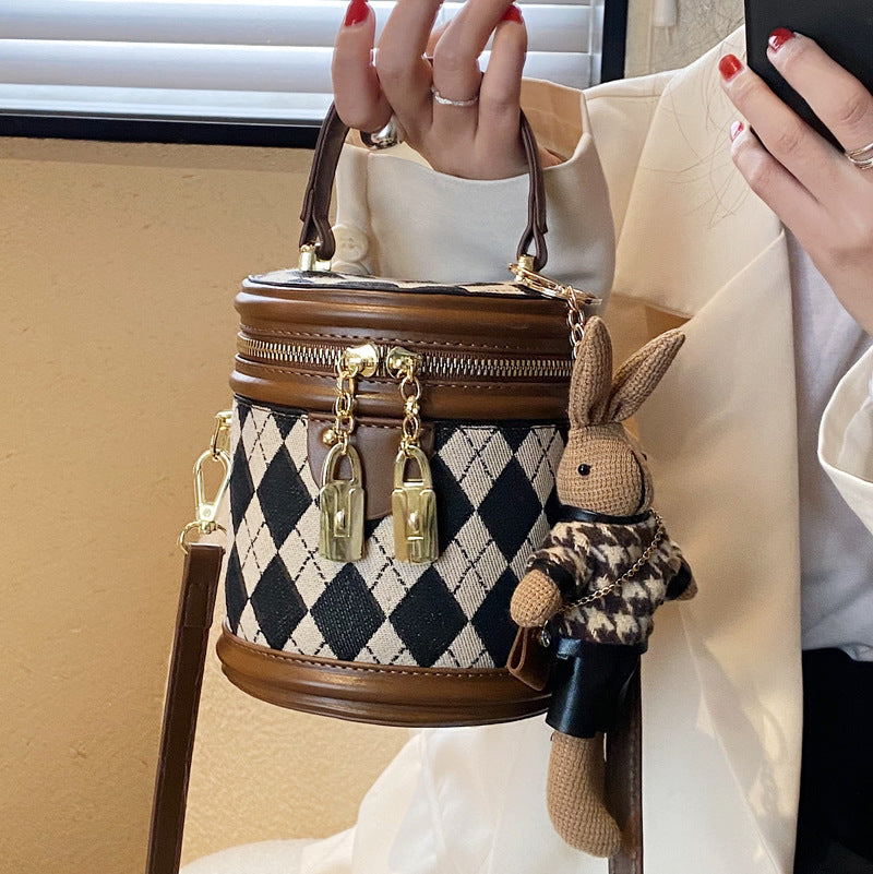 Fiorelle Women‘s Artisan Quilted Crossbody Bag Vintage Bunny Charm Bucket Tote
