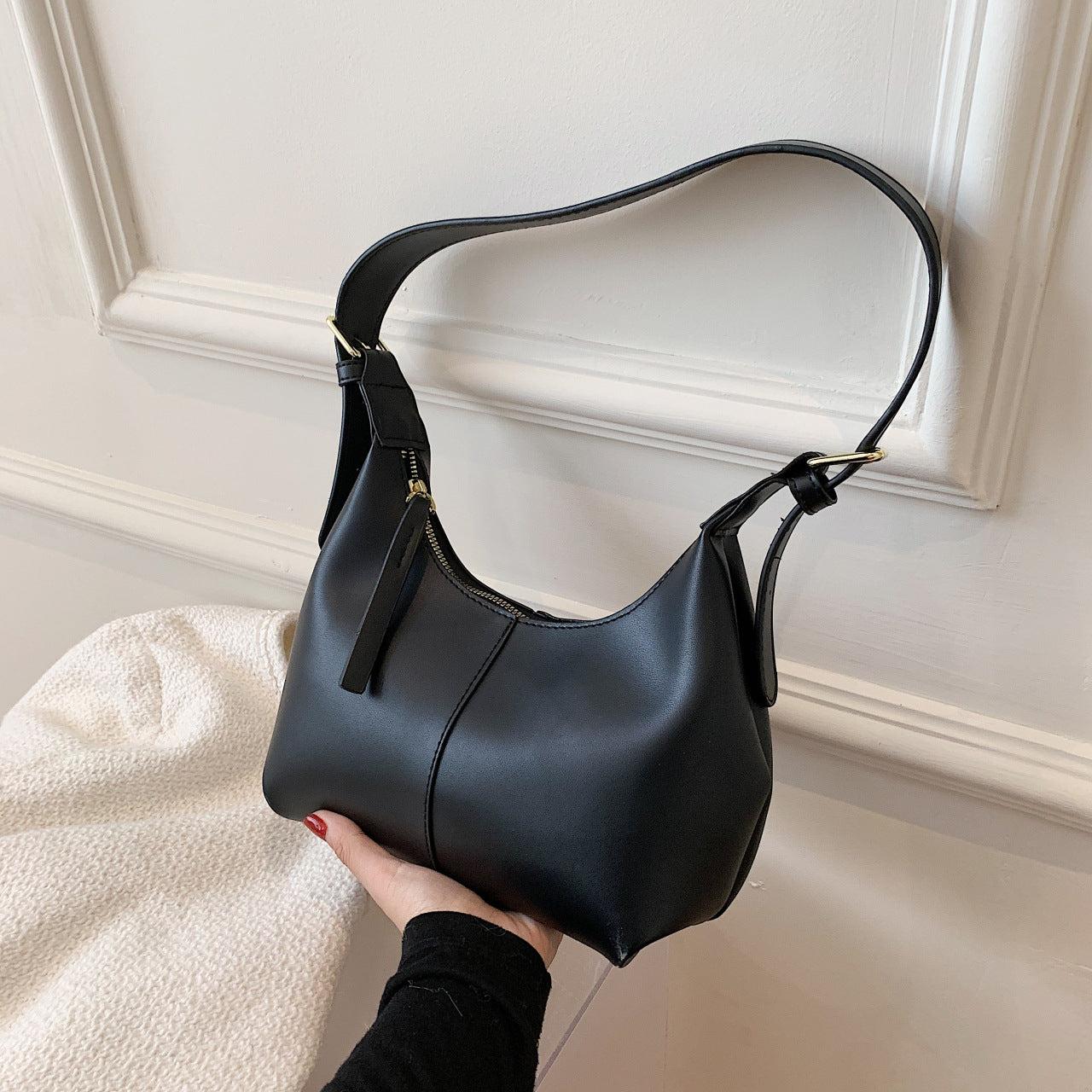 Fiorelle Women's Crescent Shoulder Bag – Textured Underarm Saddle | Minimalist Essential