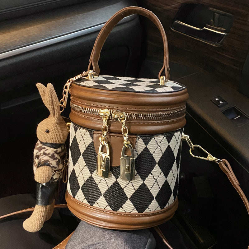 Fiorelle Women‘s Artisan Quilted Crossbody Bag Vintage Bunny Charm Bucket Tote