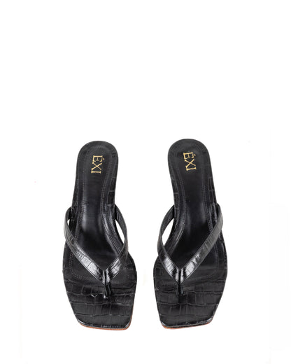 ILIA THONG BLACK
