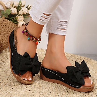 Fiorelle Women’s Liora Bow Flower Platform Wedge Slide Sandals – Peep-Toe Wide Strap Summer Slides (US 5–10.5)