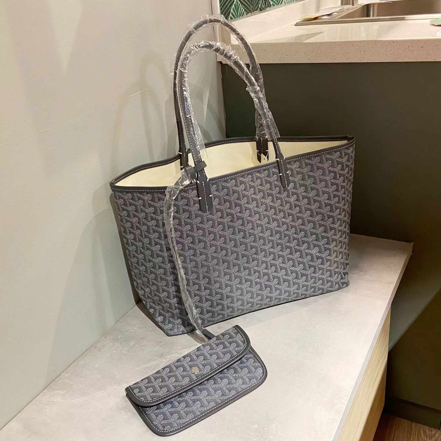 Fiorelle Women’s Voyager System Tote — Artisan-Checked Nursery-Ready Carryall with Organizer Pockets & Convertible Carry