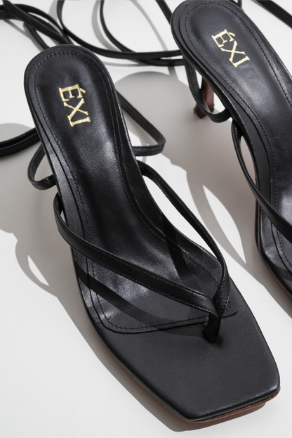 DIANA LACEUP BLACK