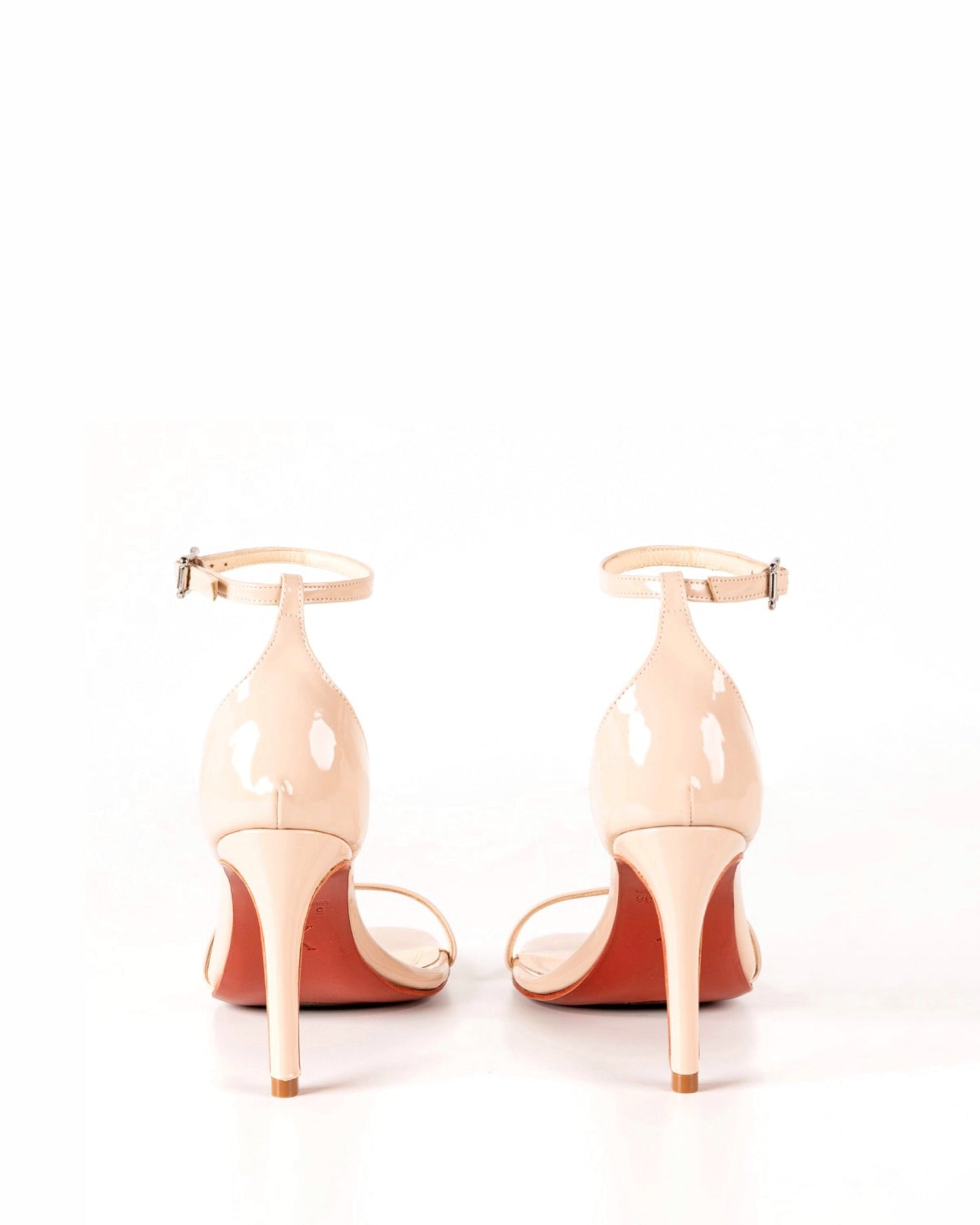 MELANIE SANDAL NUDE