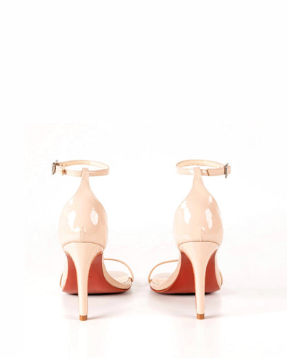 MELANIE SANDAL NUDE